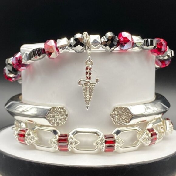 Born Of Twilight ST41841 Halloween Stack 2025 Silver Dagger Charm - Picture 3 of 6